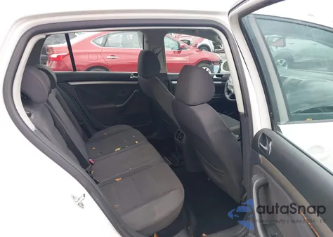 2008 Volkswagen Rabbit S z USA, uszkodzony, nr VIN WVWDA71K08W015999